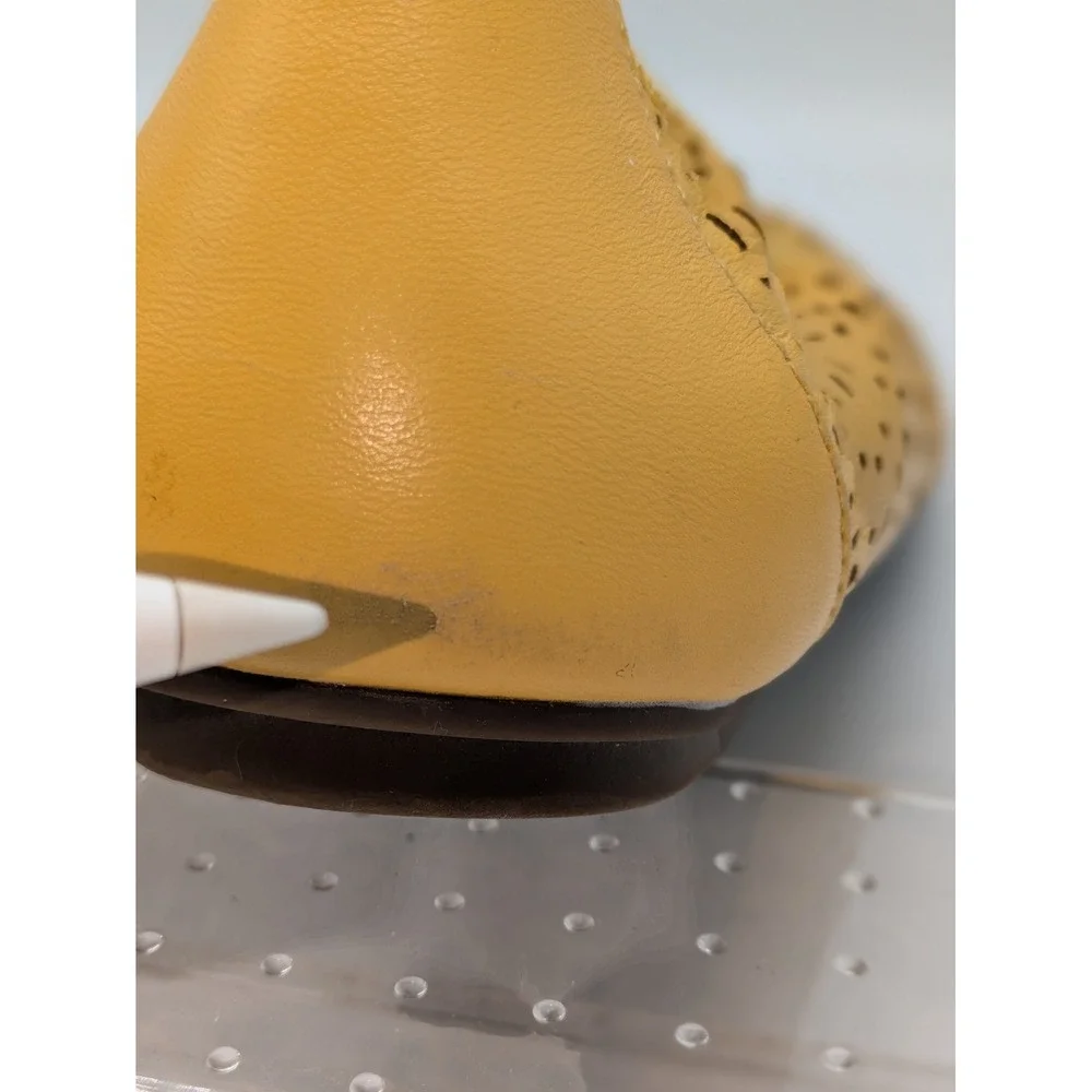 Vionic Robyn Women's 8M Yellow Leather Laser Cut Ballet Flats Slip On Comfort